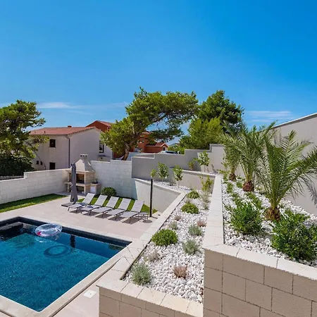 Bura Rab 度假居 *